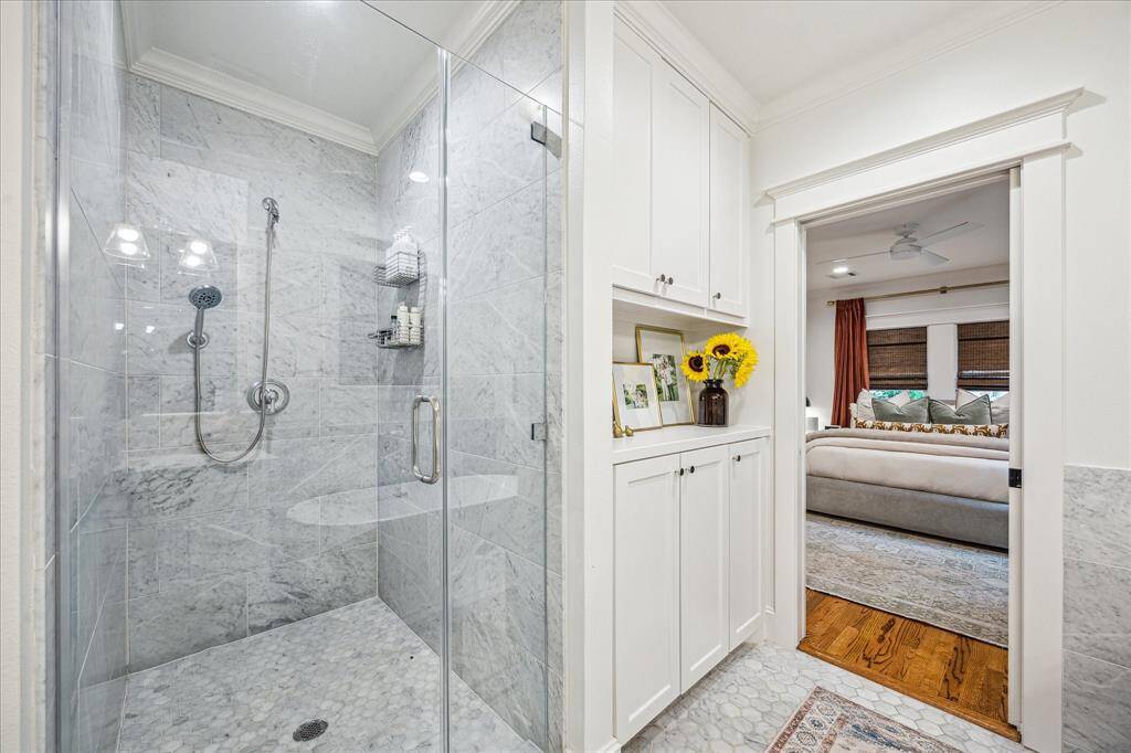 Primary bath, large walk-in shower
