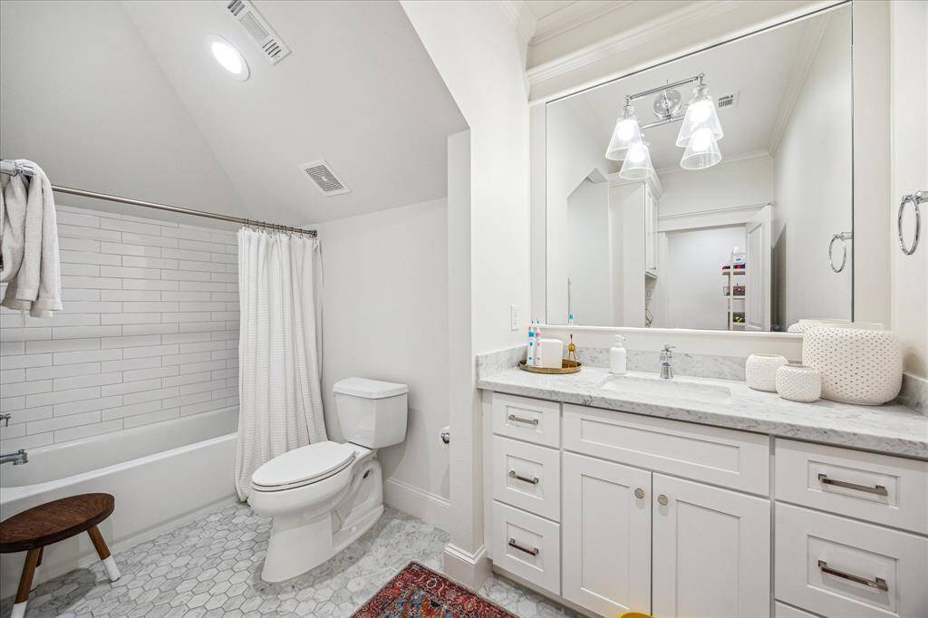 Secondary bath upstairs