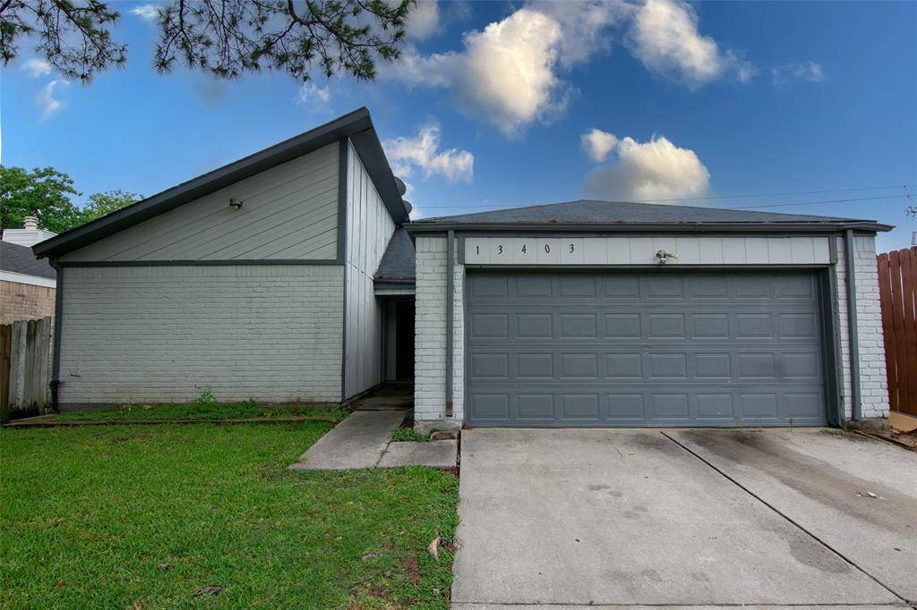 Welcome to 13403 Carvel Ln!!