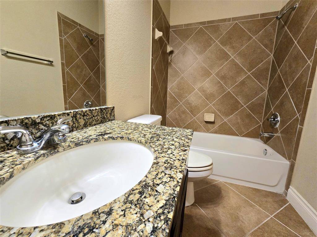 2nd Tiled bath with Granite countertop sinks