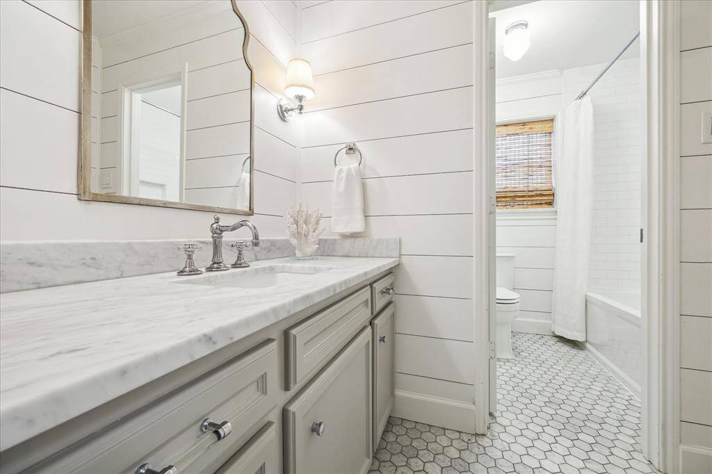 Secondary bathroom