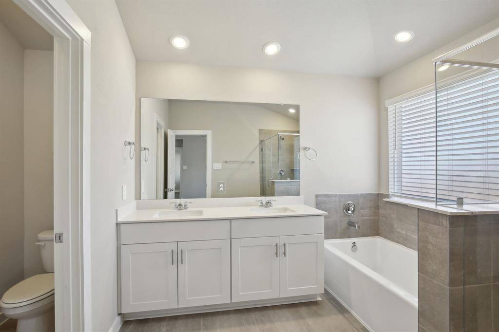 Photo is not of the actual home but is an inspirational photo of builder’s model home and may depict options, furnishings, and/or decorator features that are not included.