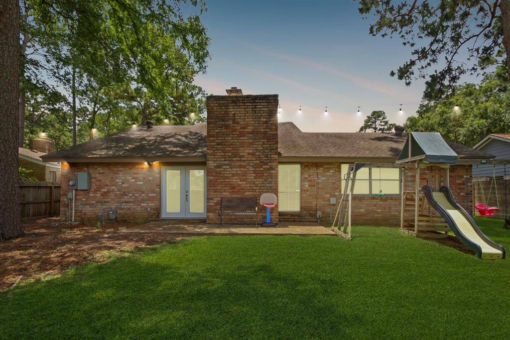 Plenty of opportunities to enjoy the outdoors with 2 outdoor living areas - the courtyard and the backyard.