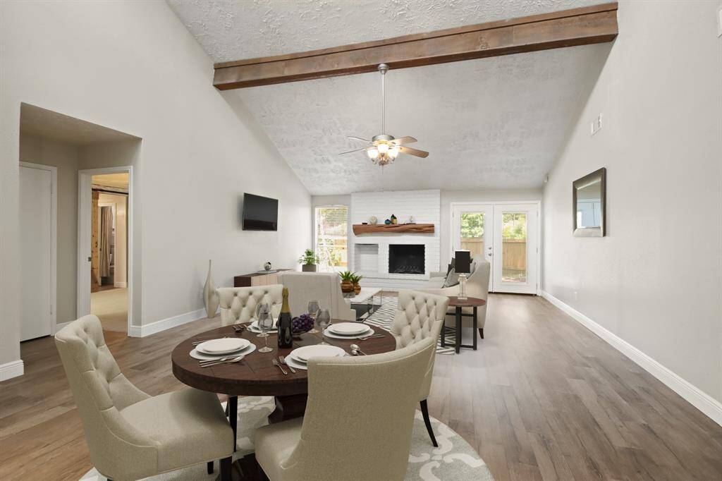 Virtually Staged: The open concept design is perfect for entertaining.