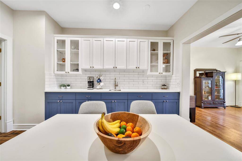 View of kitchen :4.