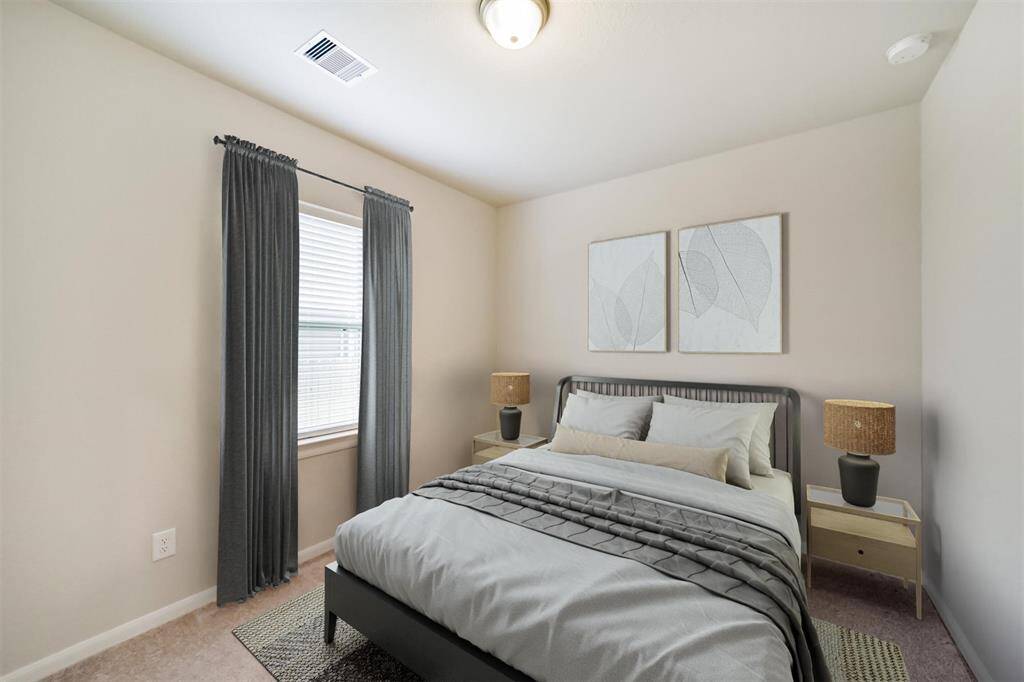Bedroom 2 w/ en suite bathroom