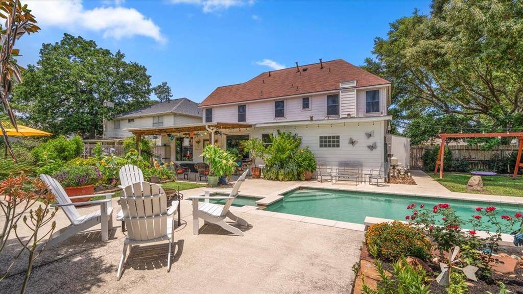 Looking for a personal paradise? Look no further! You have found it!