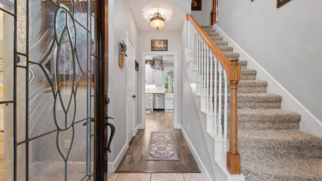 Entryway is open and inviting