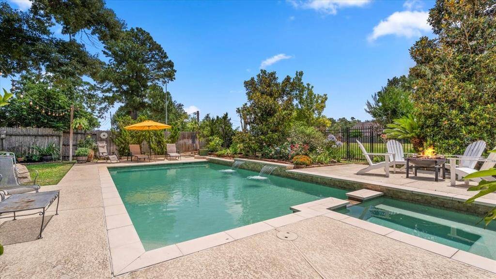 Such a beautiful pool area