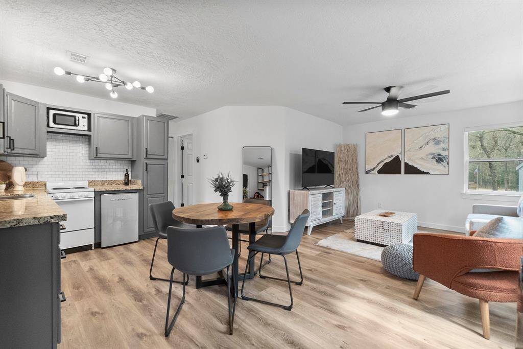 Garage Apartment Suite