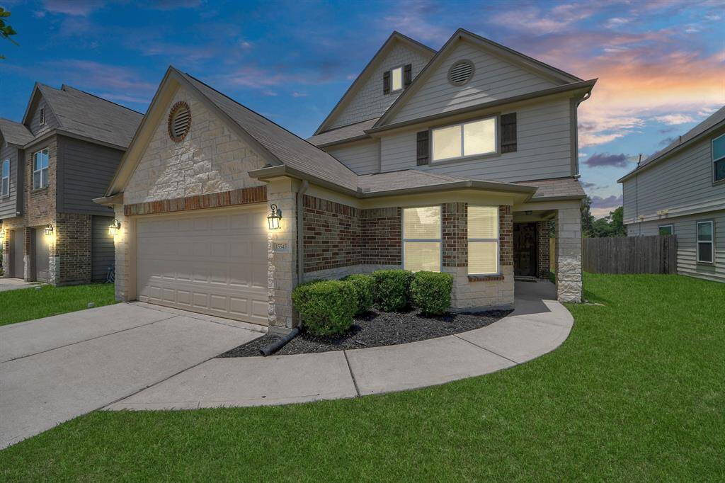 NO BACK NEIGHBORS-GREENBELT LOT! Beautifully maintained 2 story, 4 bedrooms, 2.5 baths with an attached 2 car garage.  Open concept living at its best with the Kitchen(Quartz Countertops) open to the Breakfast Room, Family Room, and Dining Rooms. There is also a 1/2 Bath downstairs with access from the Family Room and Guest Bedroom(Flex Space) downstairs.