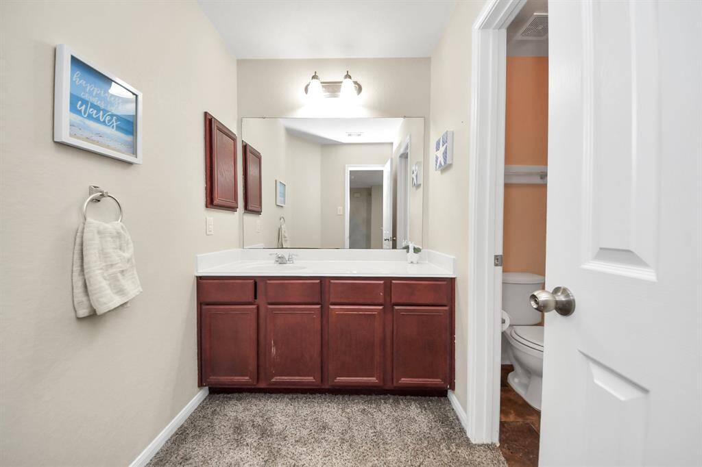 Secondary Bath Upstairs