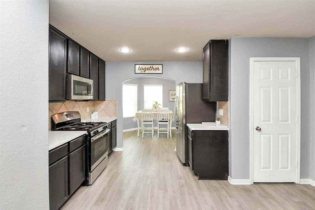 Spacious kitchen with Quartz Countertops.