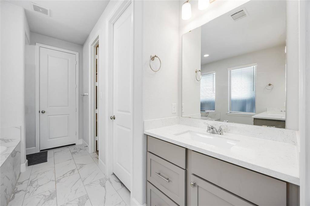 Dual sinks