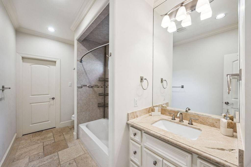 First floor ensuite bath.