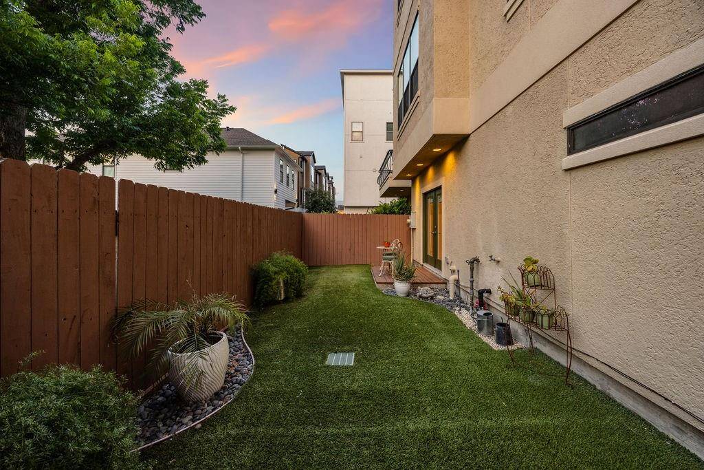 Fully fenced turfed yard