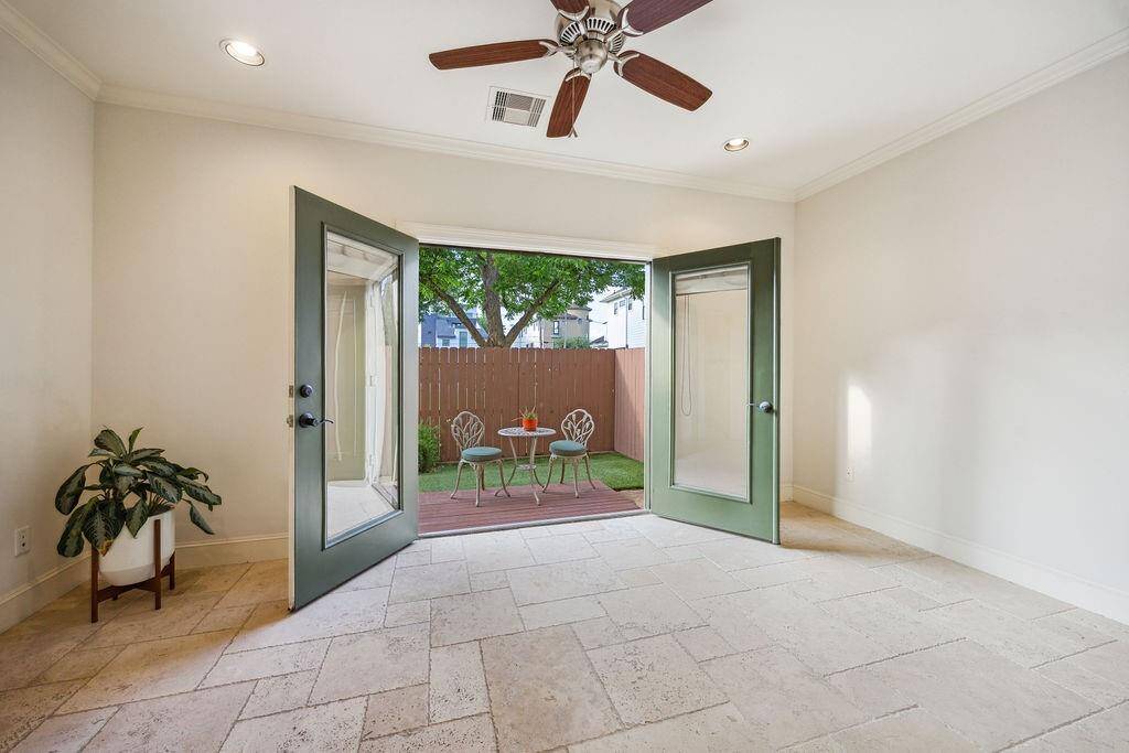 2nd Floor Living room
