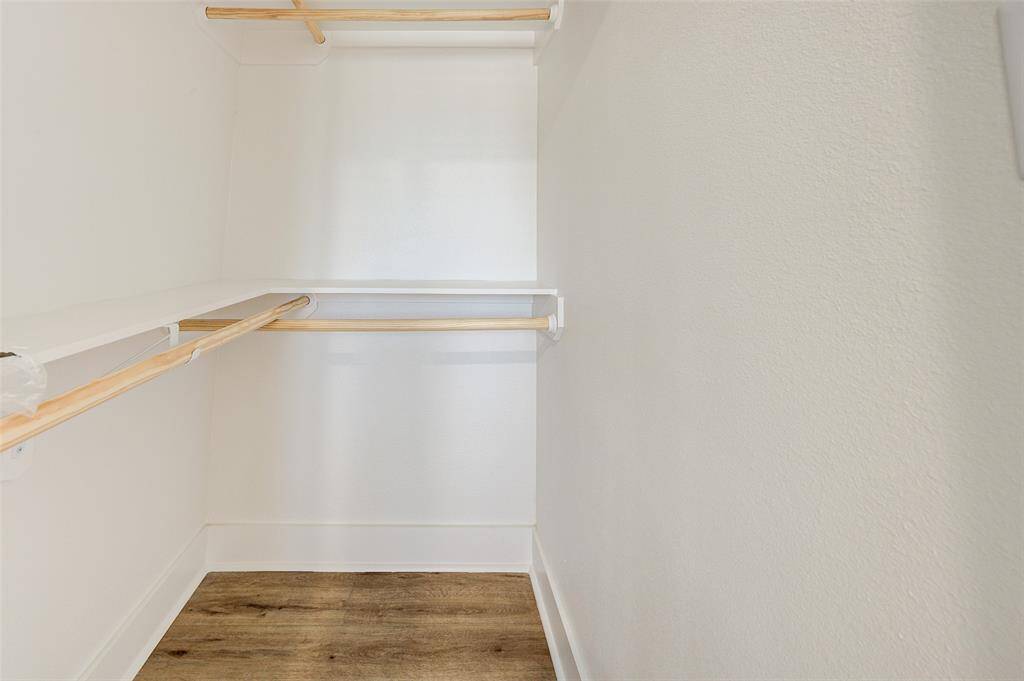 Guest Bedroom 2 Closet