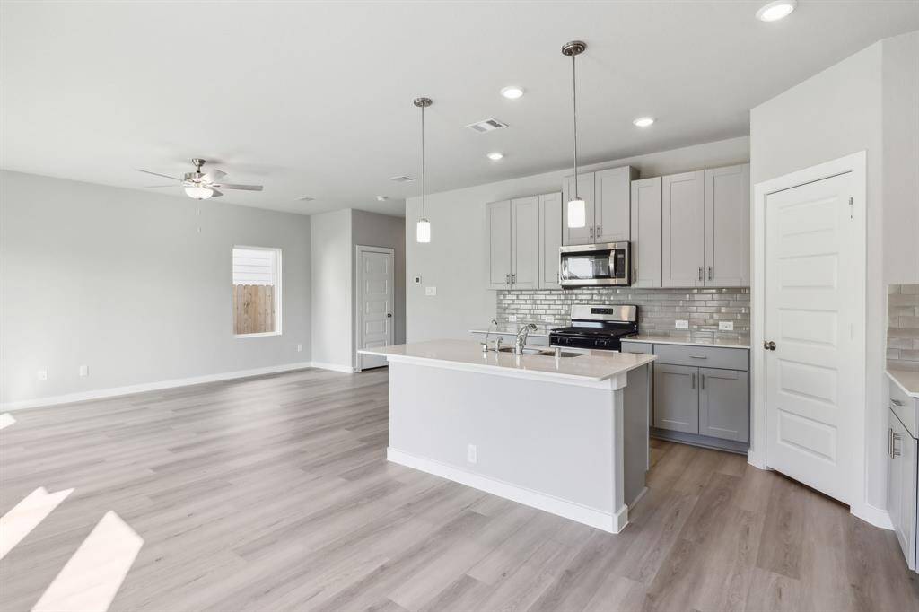 Photo is not of the actual home but is an inspirational photo of builder’s model home and may depict options, furnishings, and/or decorator features that are not included.