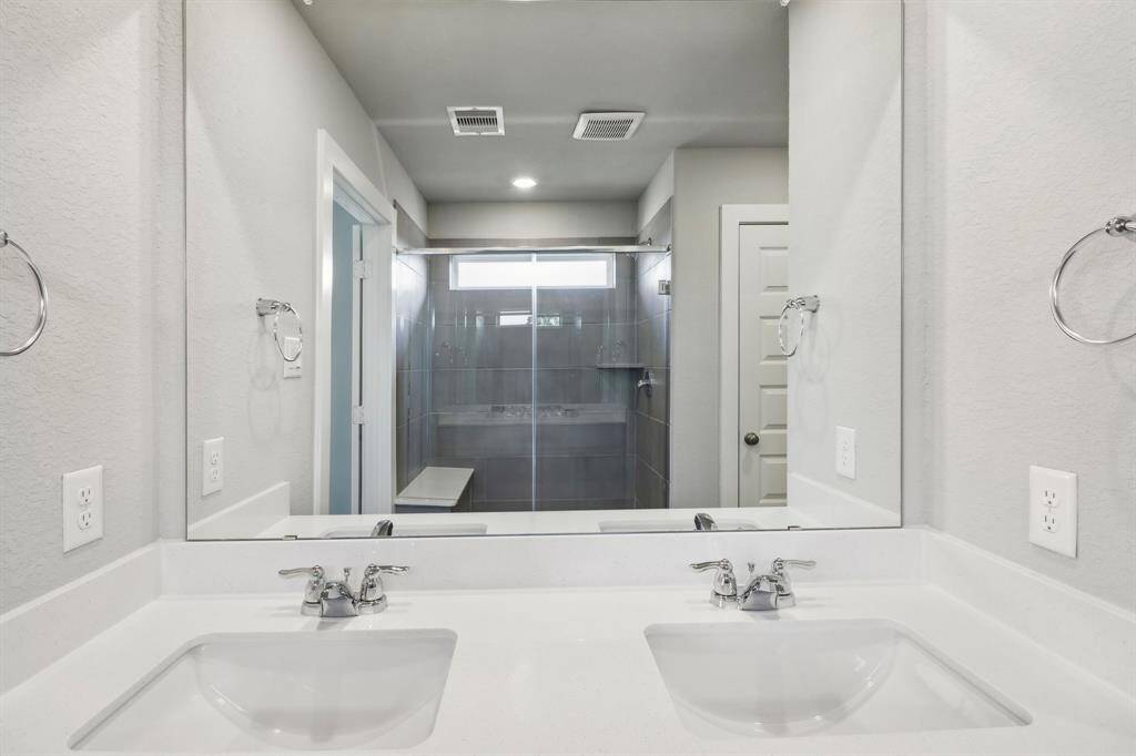 Photo is not of the actual home but is an inspirational photo of builder’s model home and may depict options, furnishings, and/or decorator features that are not included.