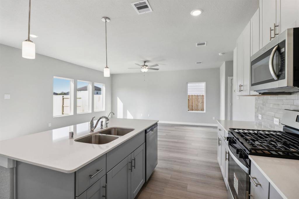 Photo is not of the actual home but is an inspirational photo of builder’s model home and may depict options, furnishings, and/or decorator features that are not included.