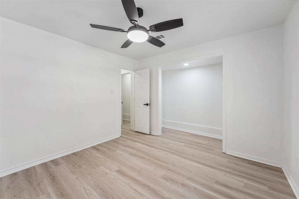 With plenty of hidden storage, it’s a versatile space that combines charm and functionality.
