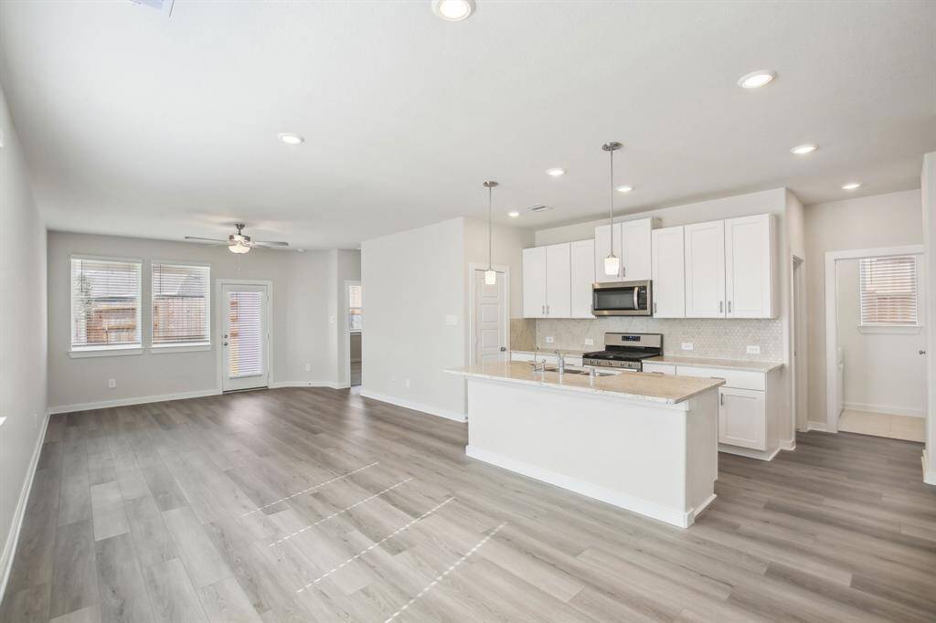 Photo is not of the actual home but is an inspirational photo of builder’s model home and may depict options, furnishings, and/or decorator features that are not included.