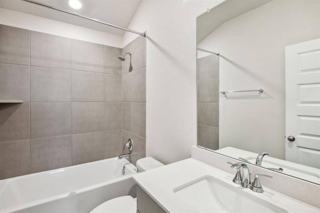 Photo is not of the actual home but is an inspirational photo of builder’s model home and may depict options, furnishings, and/or decorator features that are not included.