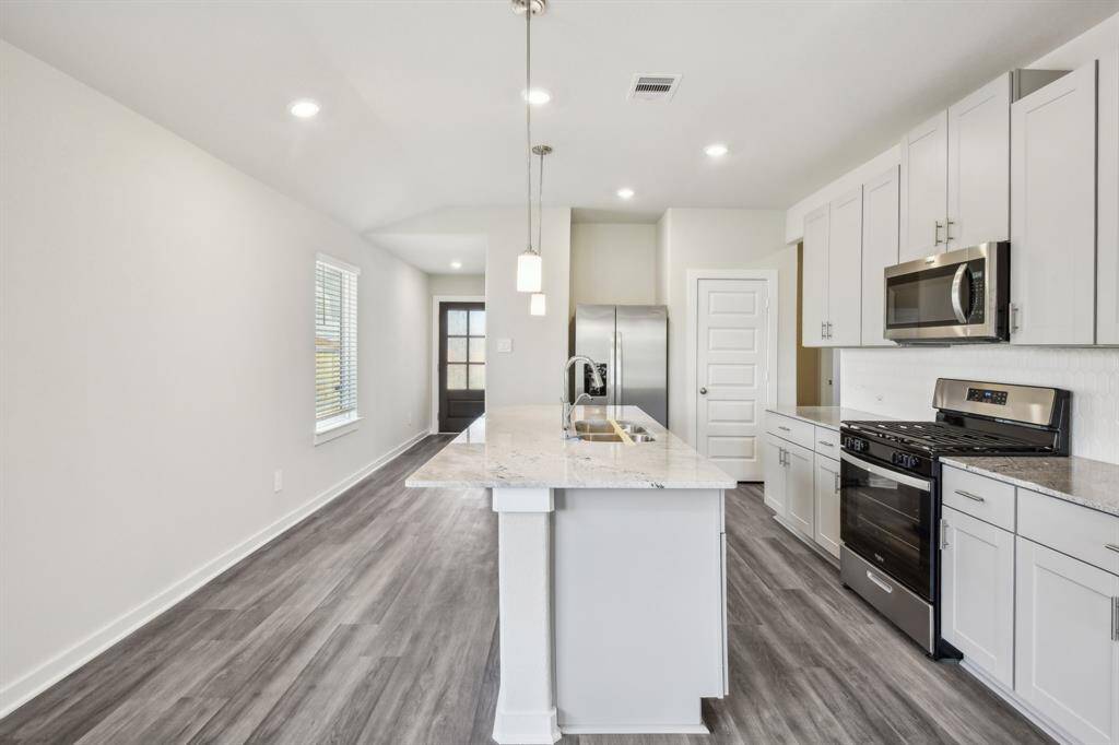 Photo is not of the actual home but is an inspirational photo of builder’s model home and may depict options, furnishings, and/or decorator features that are not included.