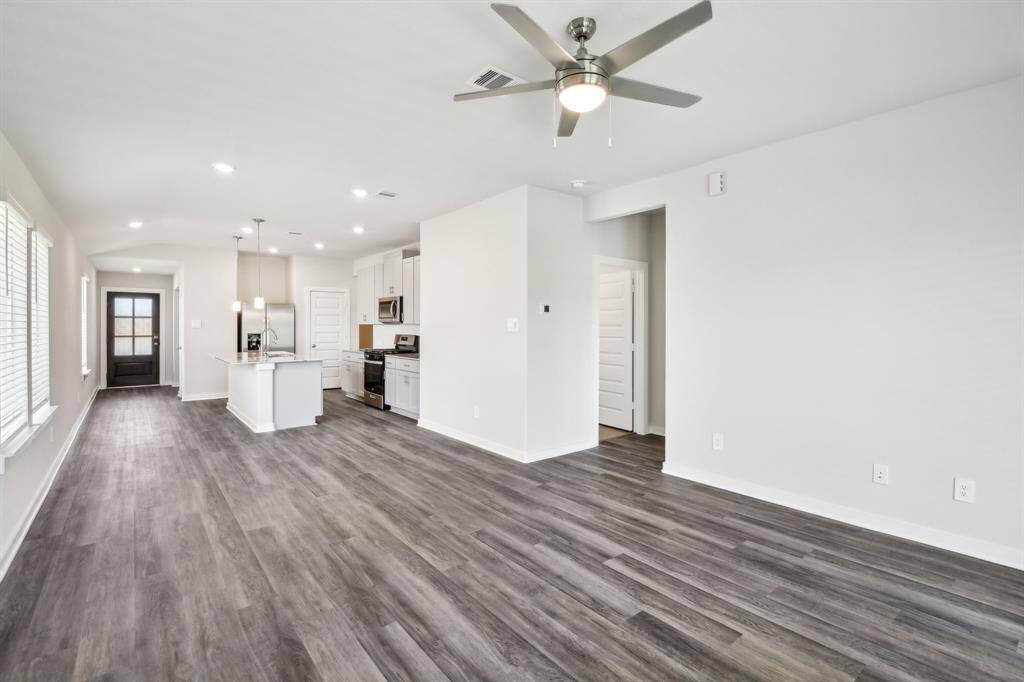 Photo is not of the actual home but is an inspirational photo of builder’s model home and may depict options, furnishings, and/or decorator features that are not included.