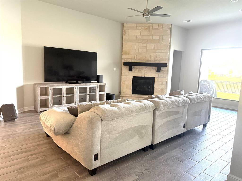 Open concept. Living room connected to kitchen