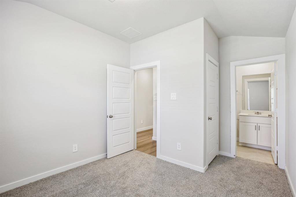 Photo is not of the actual home but is an inspirational photo of builder’s model home and may depict options, furnishings, and/or decorator features that are not included.