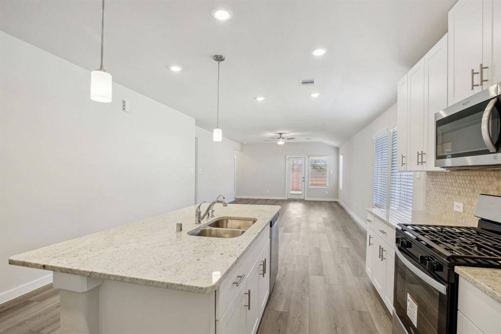 Photo is not of the actual home but is an inspirational photo of builder’s model home and may depict options, furnishings, and/or decorator features that are not included.
