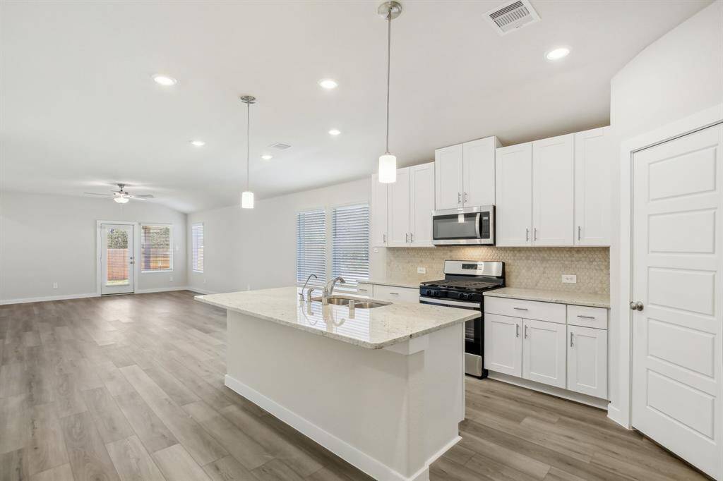 Photo is not of the actual home but is an inspirational photo of builder’s model home and may depict options, furnishings, and/or decorator features that are not included.