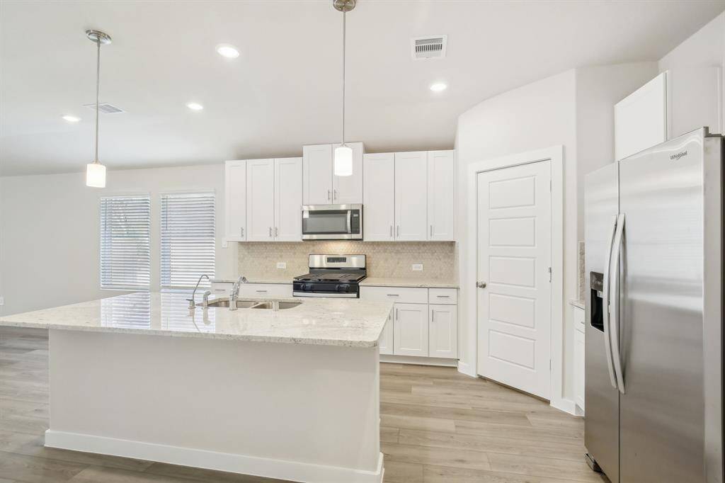 Photo is not of the actual home but is an inspirational photo of builder’s model home and may depict options, furnishings, and/or decorator features that are not included.