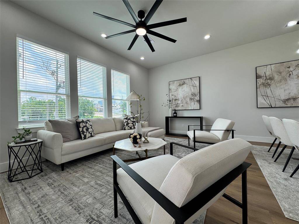 Downtown views to welcome you home!