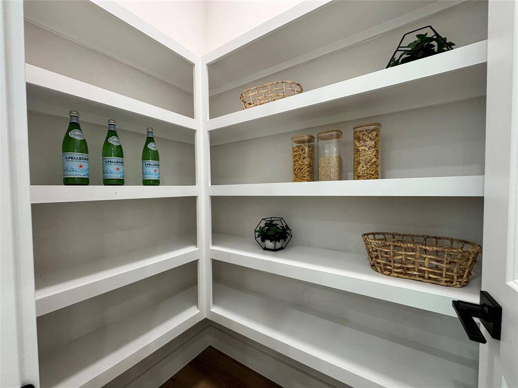 Walk In Pantry