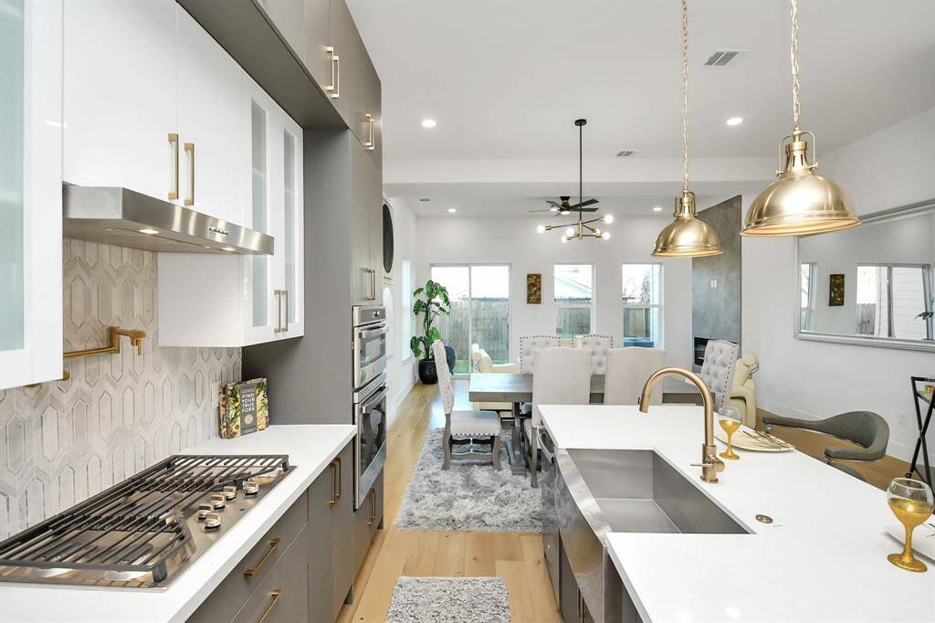 Gas cooktop