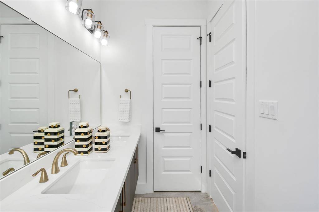 Double vanity