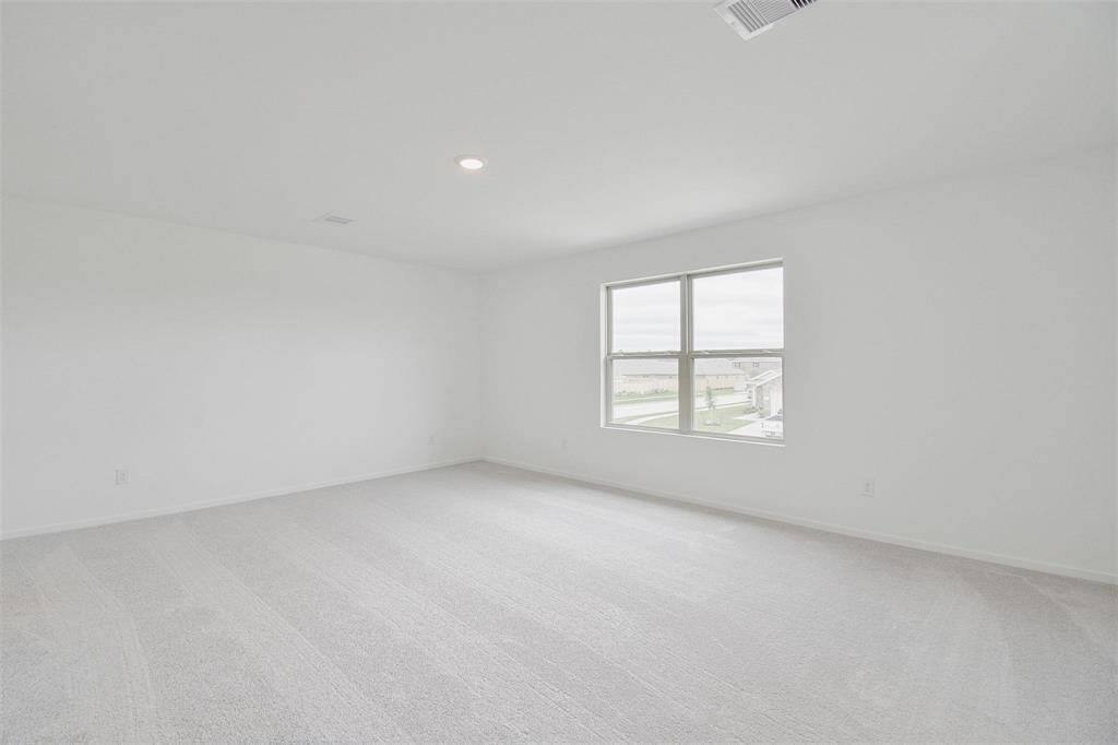 large loft area multi use space upstairs is flexible