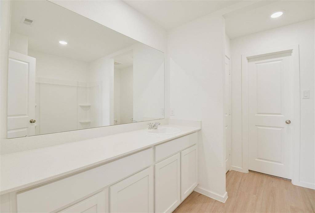 Primary bath with plenty of countertop space