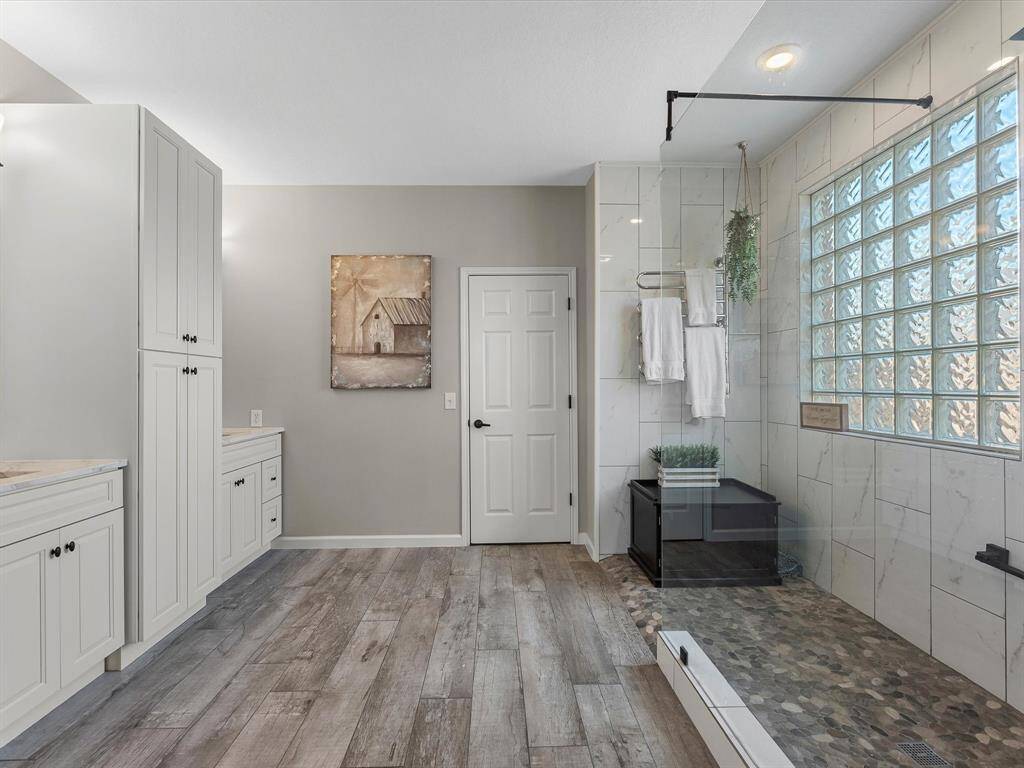 Fantastic ensuite bath is a gorgeous remodel