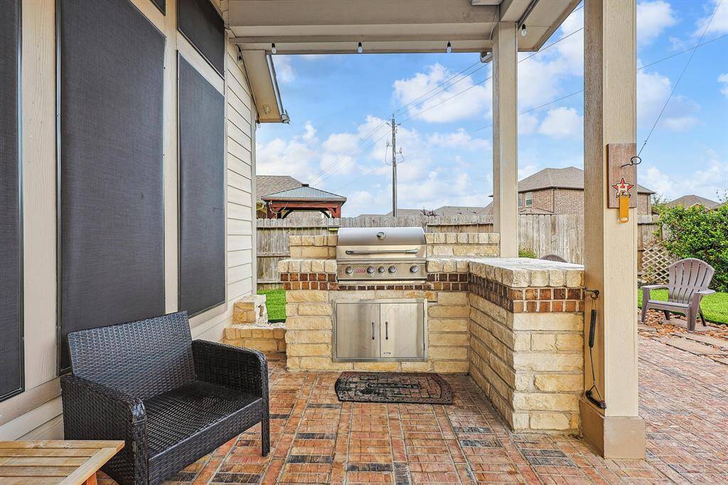 Outdoor Kitchen