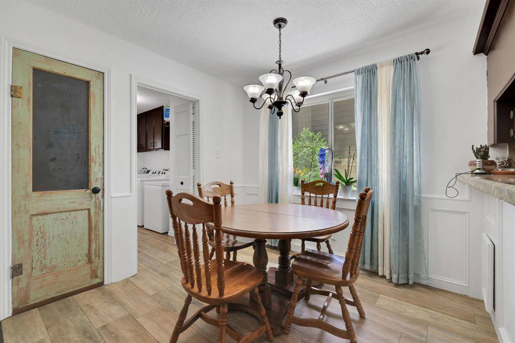 Eat-in breakfast area and pantry