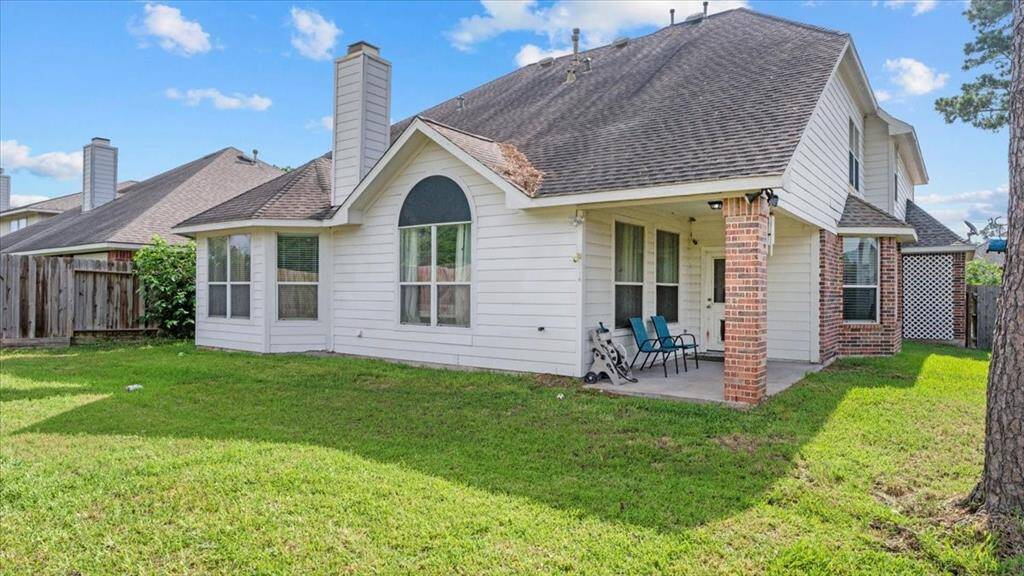 Great backyard space for entertaining, pets, or play