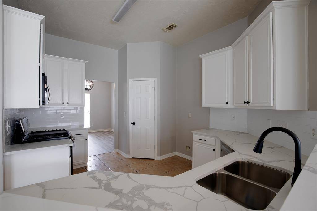 Kitchen with quartz countertops
