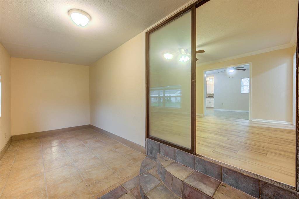 Foyer. Wonderful for morning coffee or afternoon tea