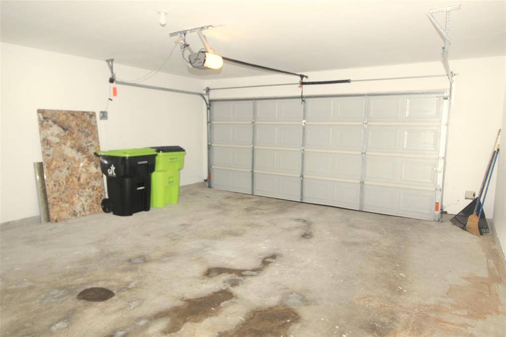 Spacious garage