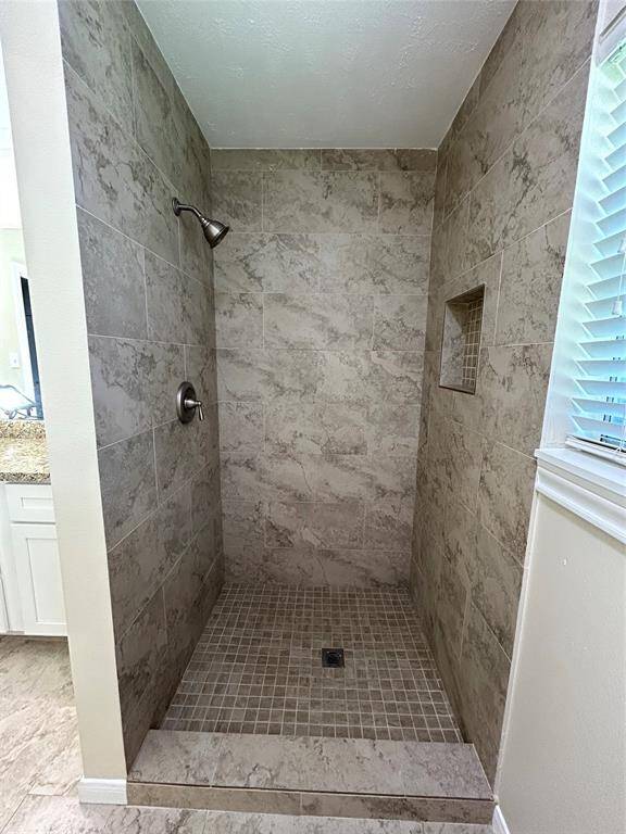 Primary shower