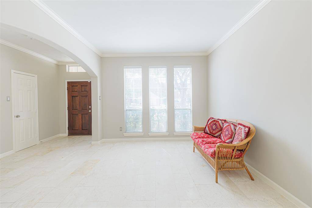 Formal living and entry.